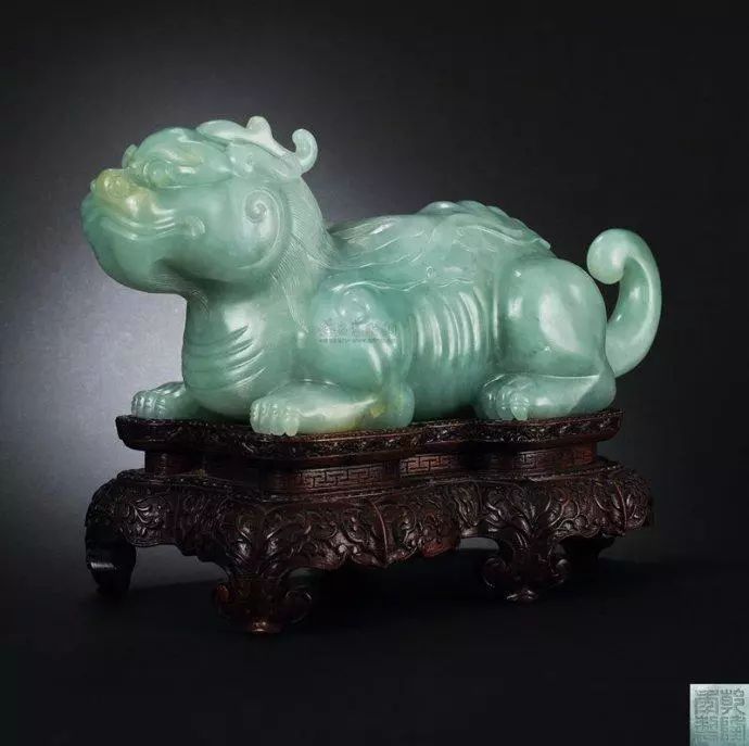 翡翠拍卖会:传承文化,见证历史插图1 翡翠拍卖会:传承文化,见证历史插图1